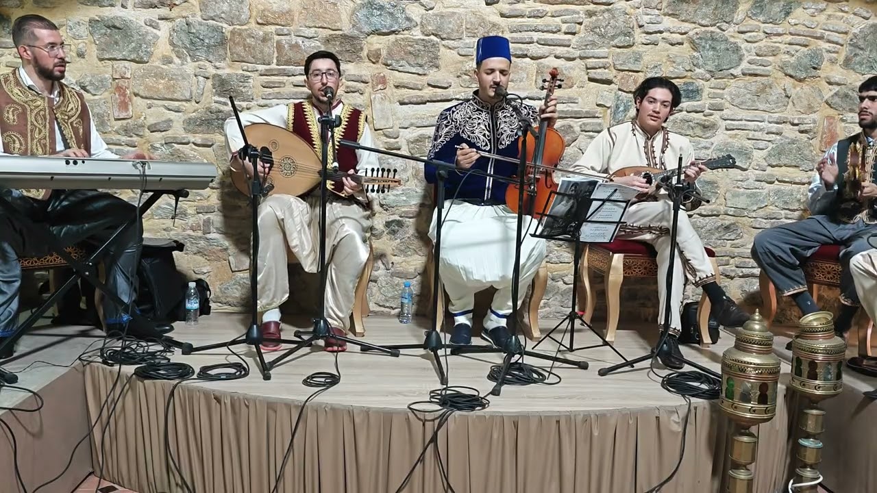 Senouci Noureddine - Hawzi Youm el khmiss - Ya dzayer ya el 3assima يوم الخميس - دزاير يا العاصمة 