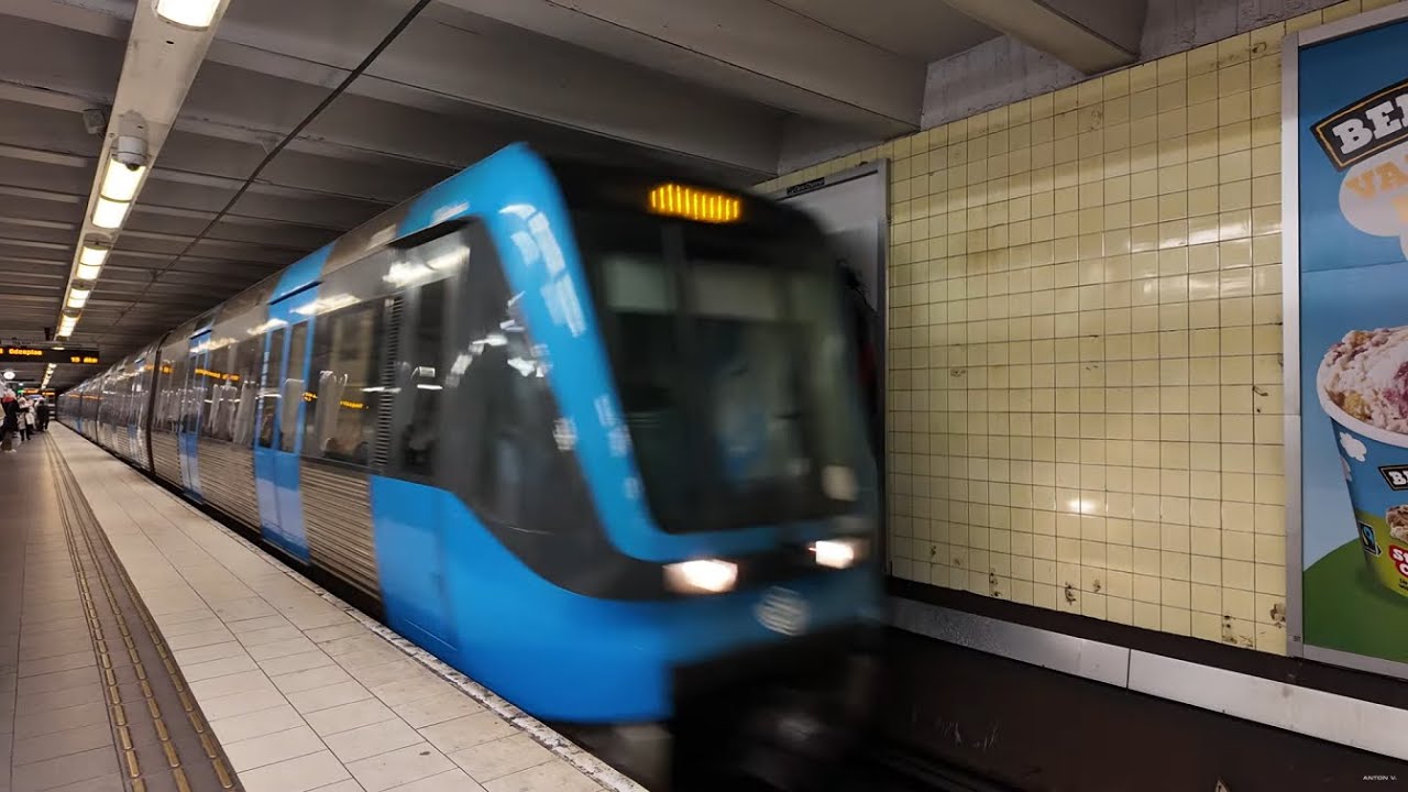 Sweden, Stockholm, Subway ride from Skanstull to Rådmansgatan