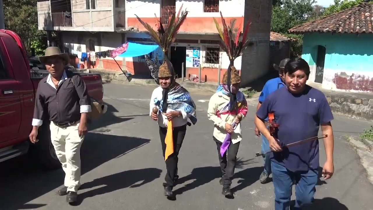 CACAOPERA SE PREPARA PARA SU TRADICIONAL DANZA DE LOS EMPLUMADOS Y TAPOJIADOS ESTE VIERNES 17