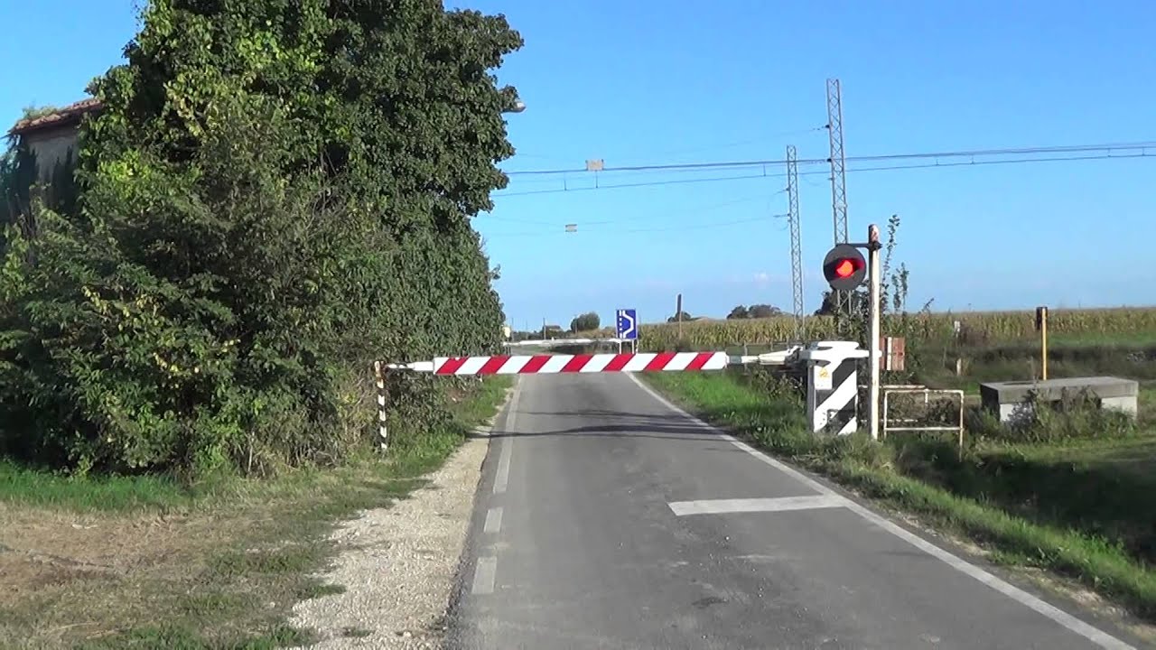 Passaggio a livello di via Fabbra est - Granarolo faentino (RA) / Level Crossing / Passage à niveau