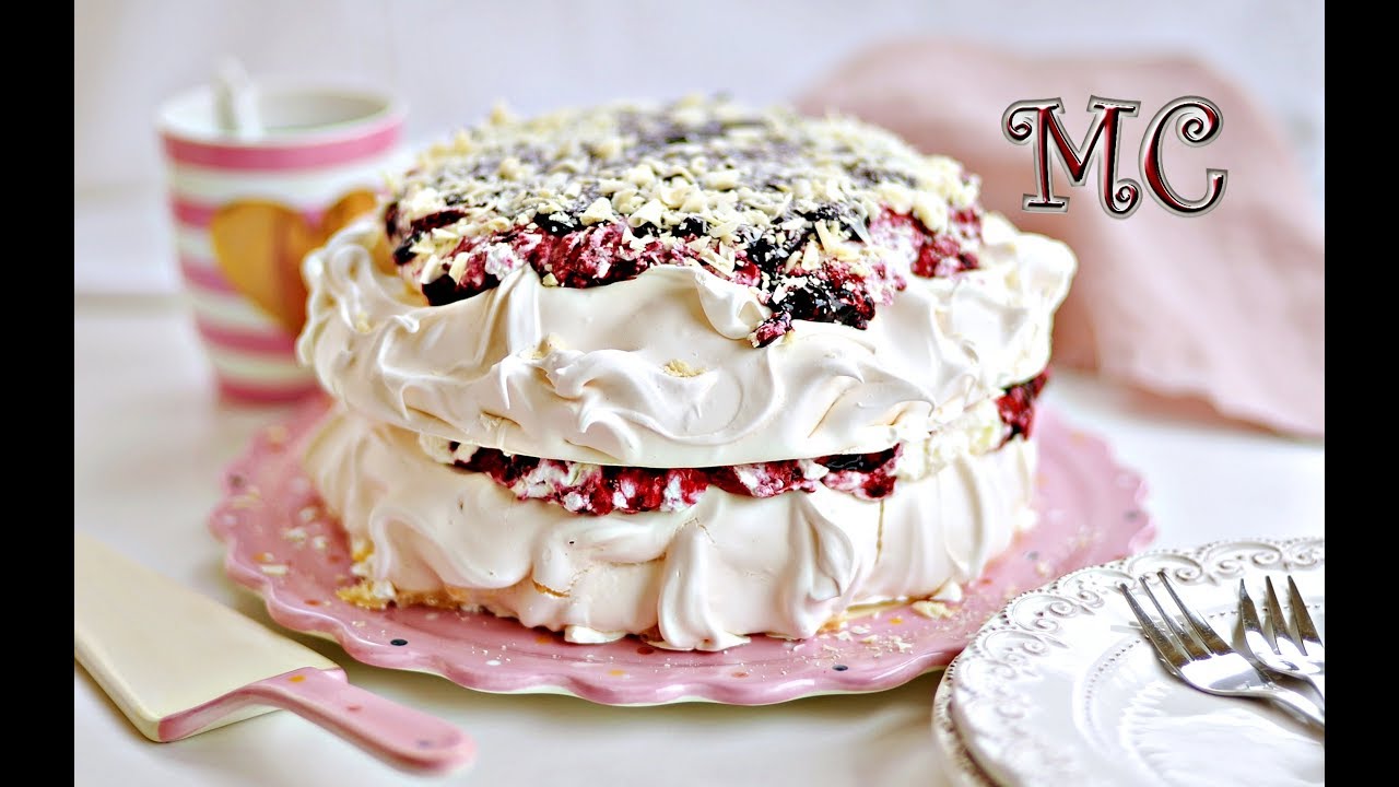 TORT Bezowy z Czarną Porzeczką PAVLOVA &ndash; PRZEPIS - Mała Cukierenka