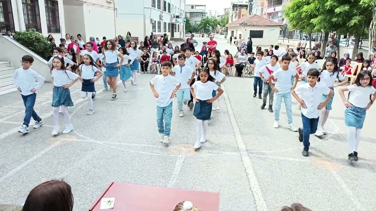 Batıçim İlkokulu 4-E Sınıfı Fasa Fiso 19 Mayıs Gösterisi..