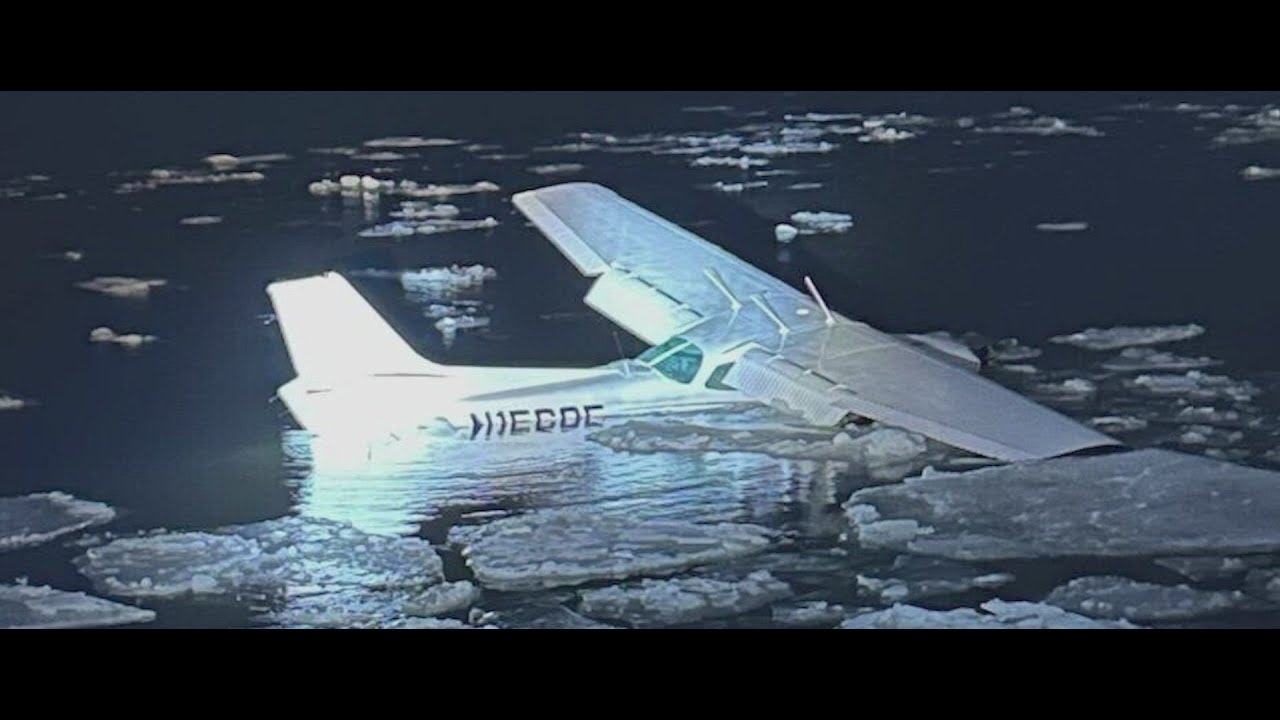 2 injured as plane crashes in the Hudson River: FAA