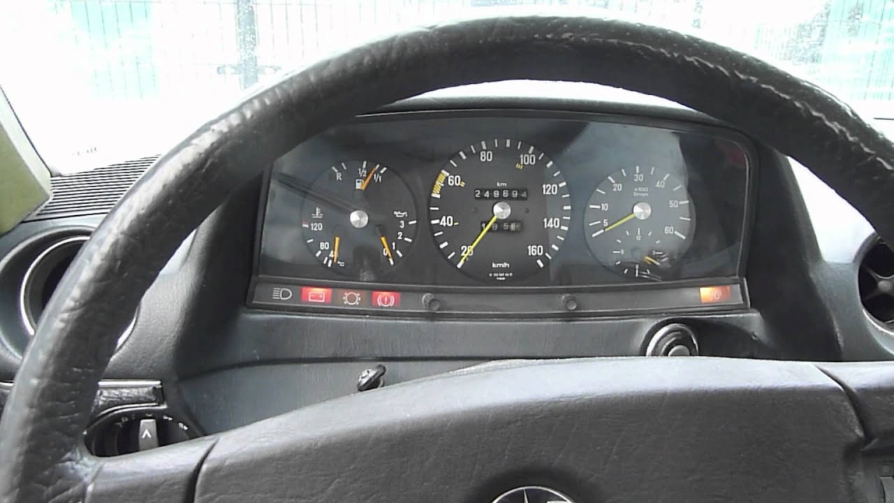 Cold start of a 1980 Mercedes-Benz 200D