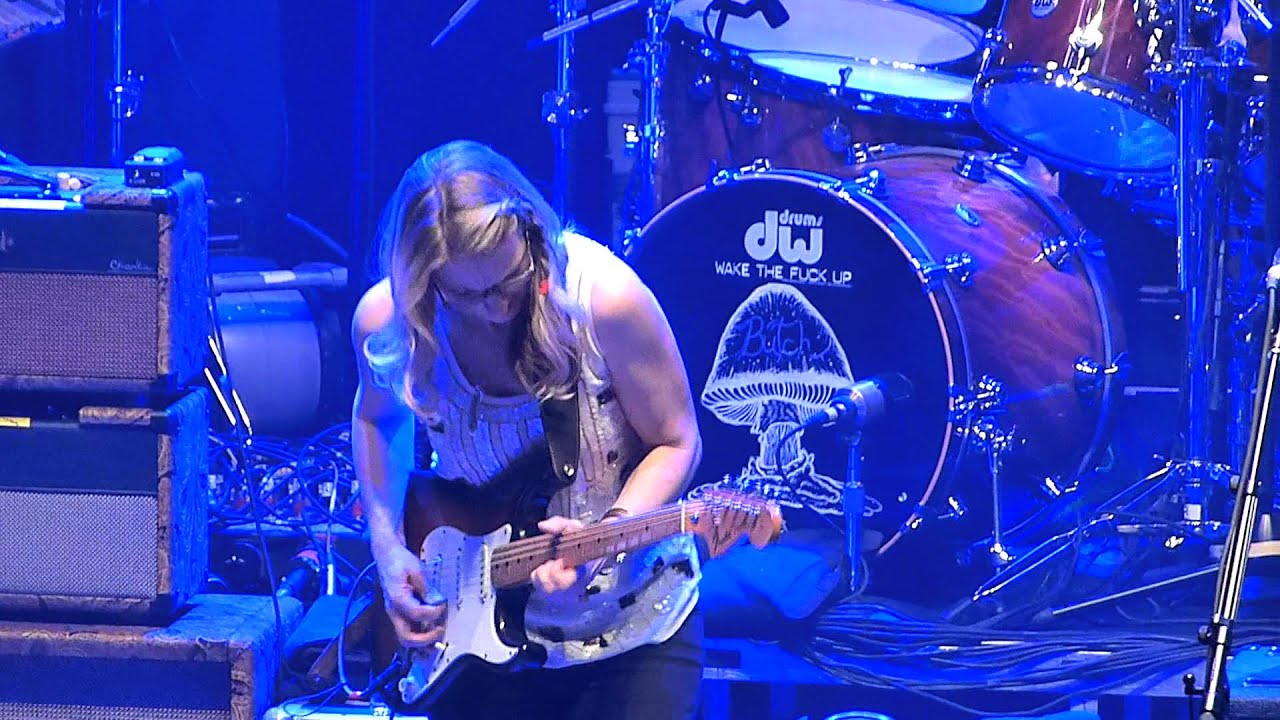 Thats What Love Will Make You Do- The Allman Brothers  w/ Danny Louis & Susan Tedeschi 3/16/13