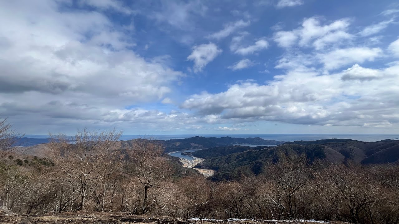 冬の低山（里山）硯上山