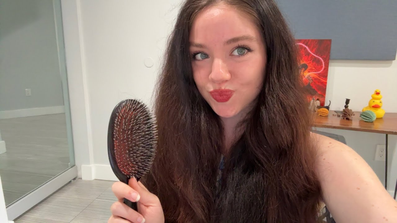 ASMR ❤️ Brushing my Hair and Chatting (whispering) ❤️ #asmr chill