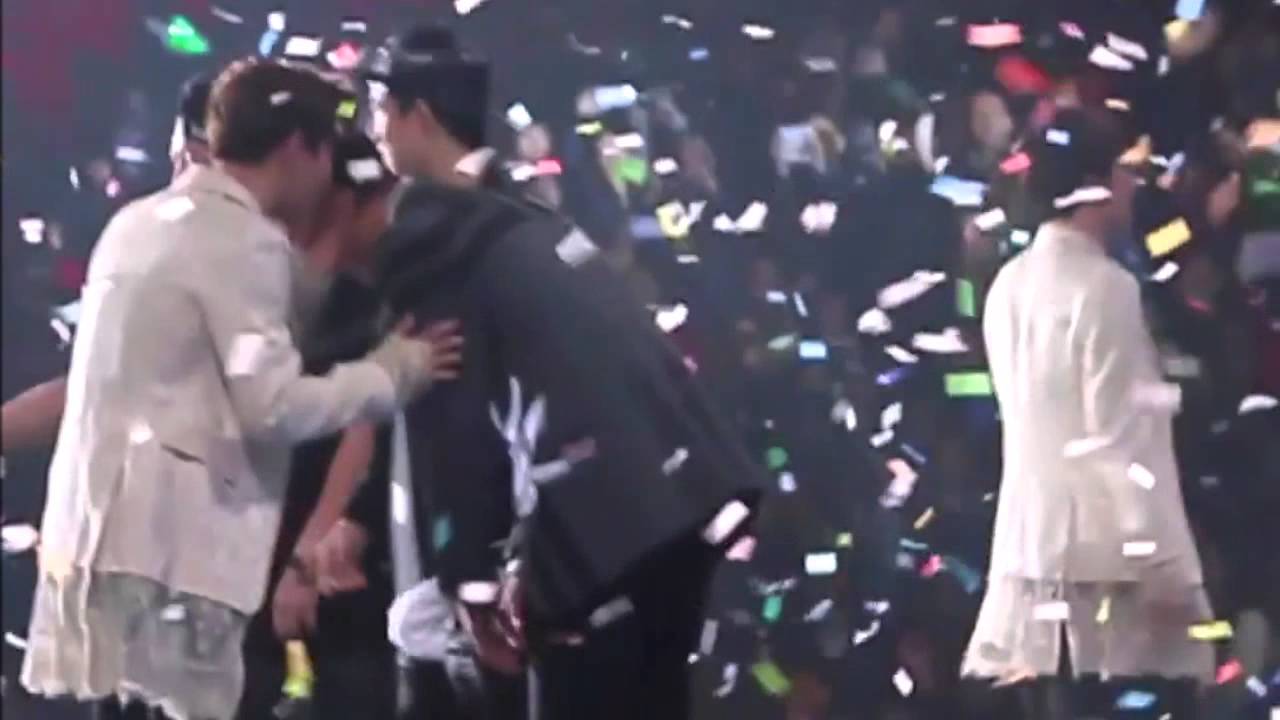 EXO(엑소) x WINNER(위너) interaction - MAMA 2014 + Double B(아이콘)