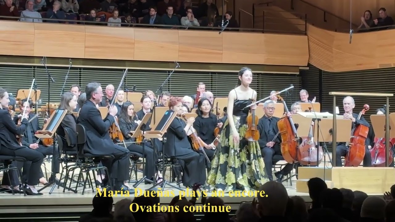 María Dueñas plays Beethoven Violin concerto with the NY Philharmonic. Ovations, encore, ovations.