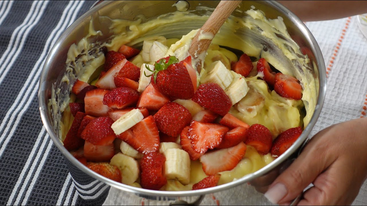 NAJBRZI KOLAC SA JAGODAMA – Ready in 10 Minutes! The Easiest Cake You’ll Ever Make!
