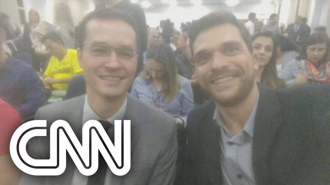 Fl&aacute;vio Dino nomeia policial que defendeu pris&atilde;o de Lula | CNN NOVO DIA