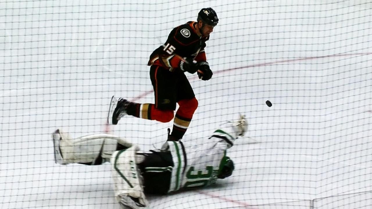 Getzlaf takes own Hail Mary pass, chips puck past Bishop, scores