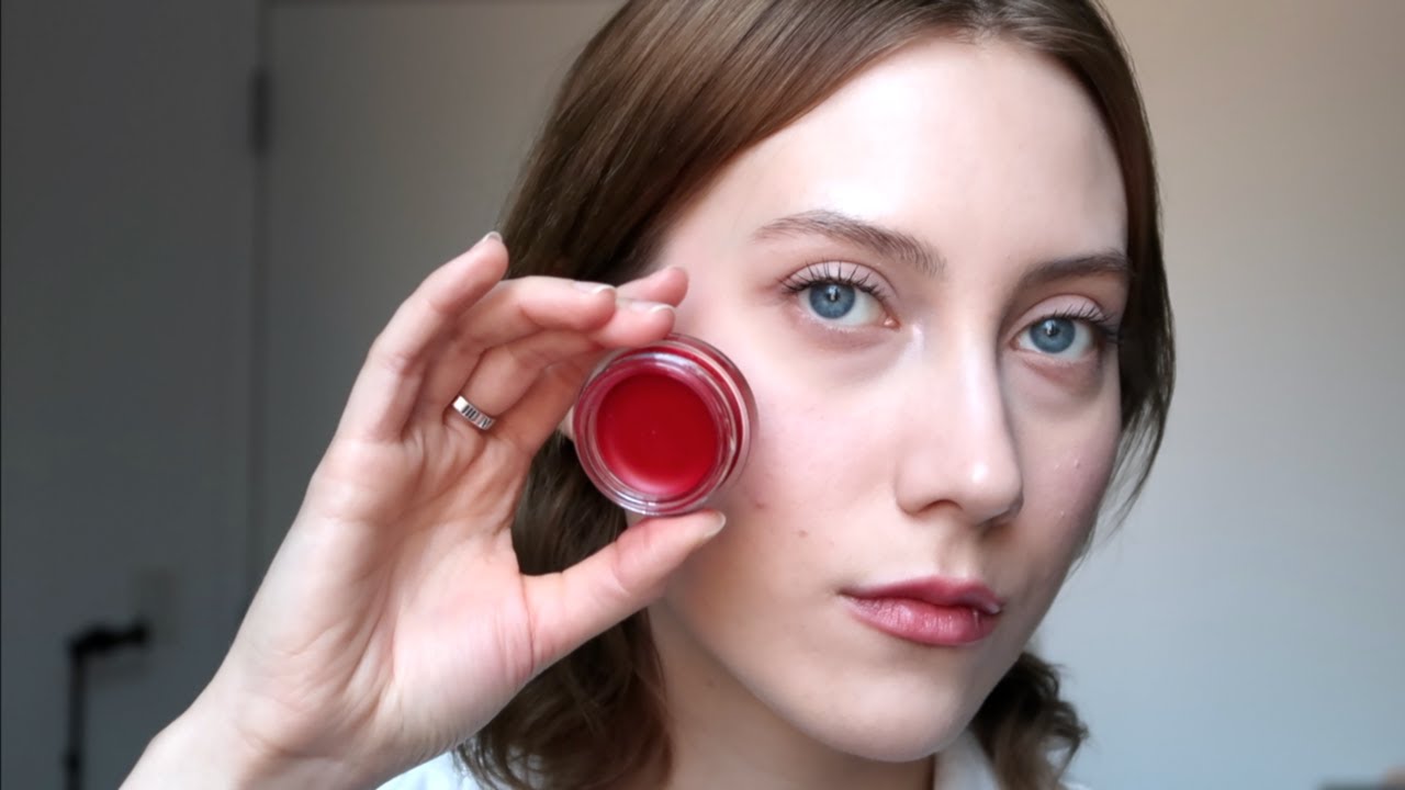 Trying the N°1 De Chanel Lip and Cheek Balm in Red Camellia