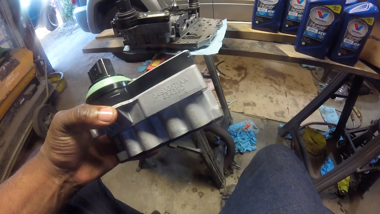 Как заменить соленоид переключения передач 42RLE — Ремонт трансмиссии Jeep Liberty