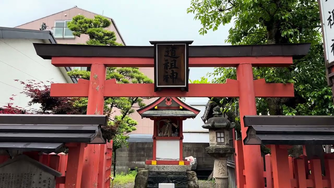 Relaxing Japan Rain Sounds - Nara Walking Tour | 4K HDR 60fps