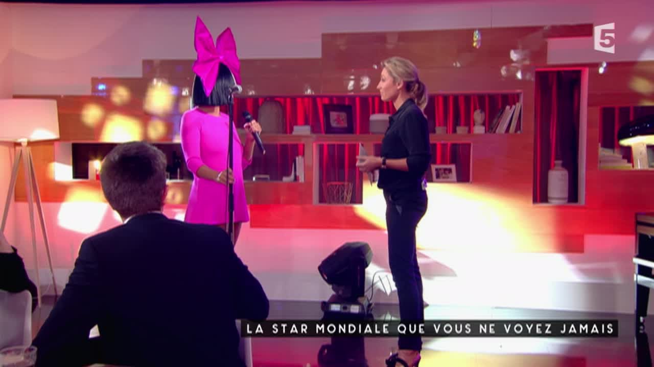 L'interview exclusive de Sia - C à vous - 28/01/2016