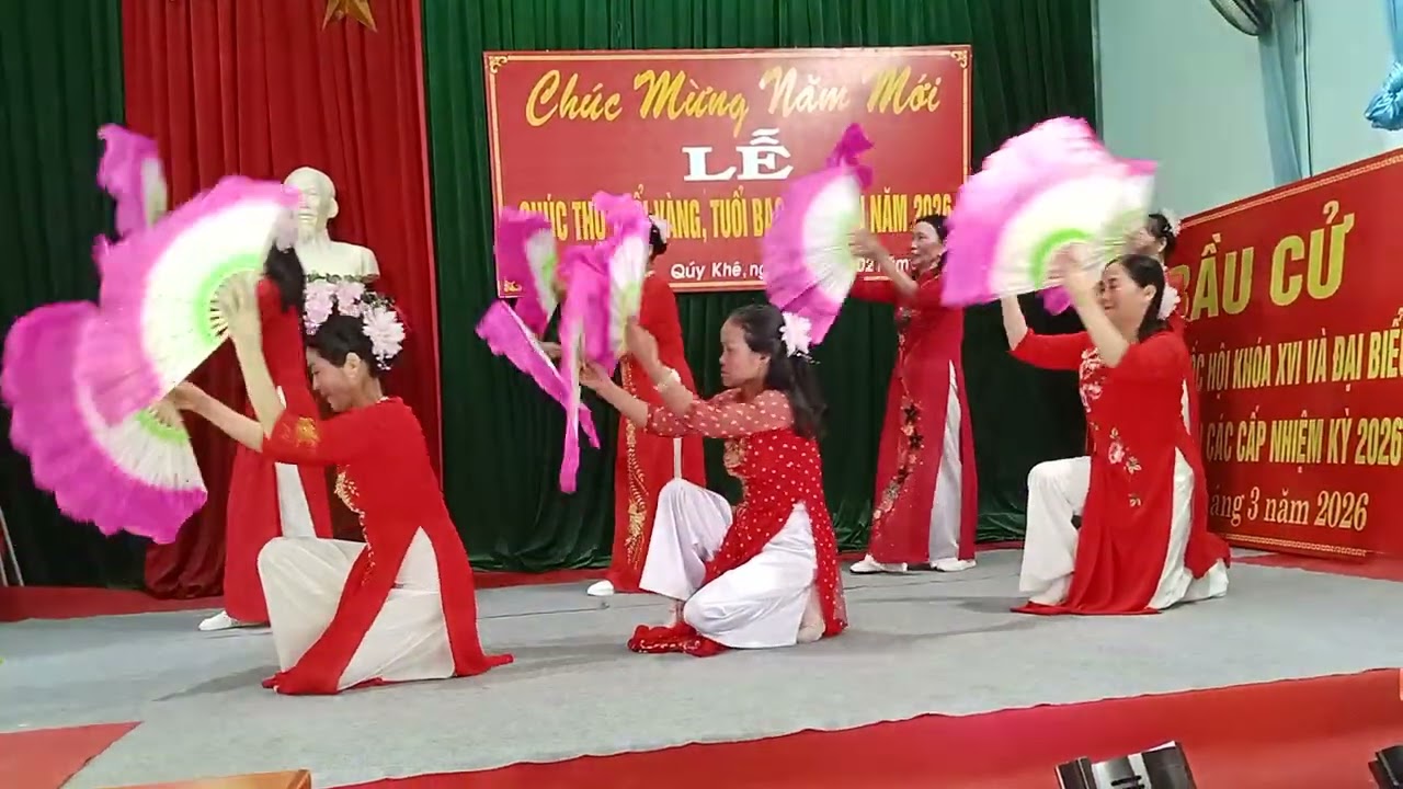 Hội người cao tuổi xóm giềng mùa mừng chúc thọ các cụ tuổi vàng bạc 