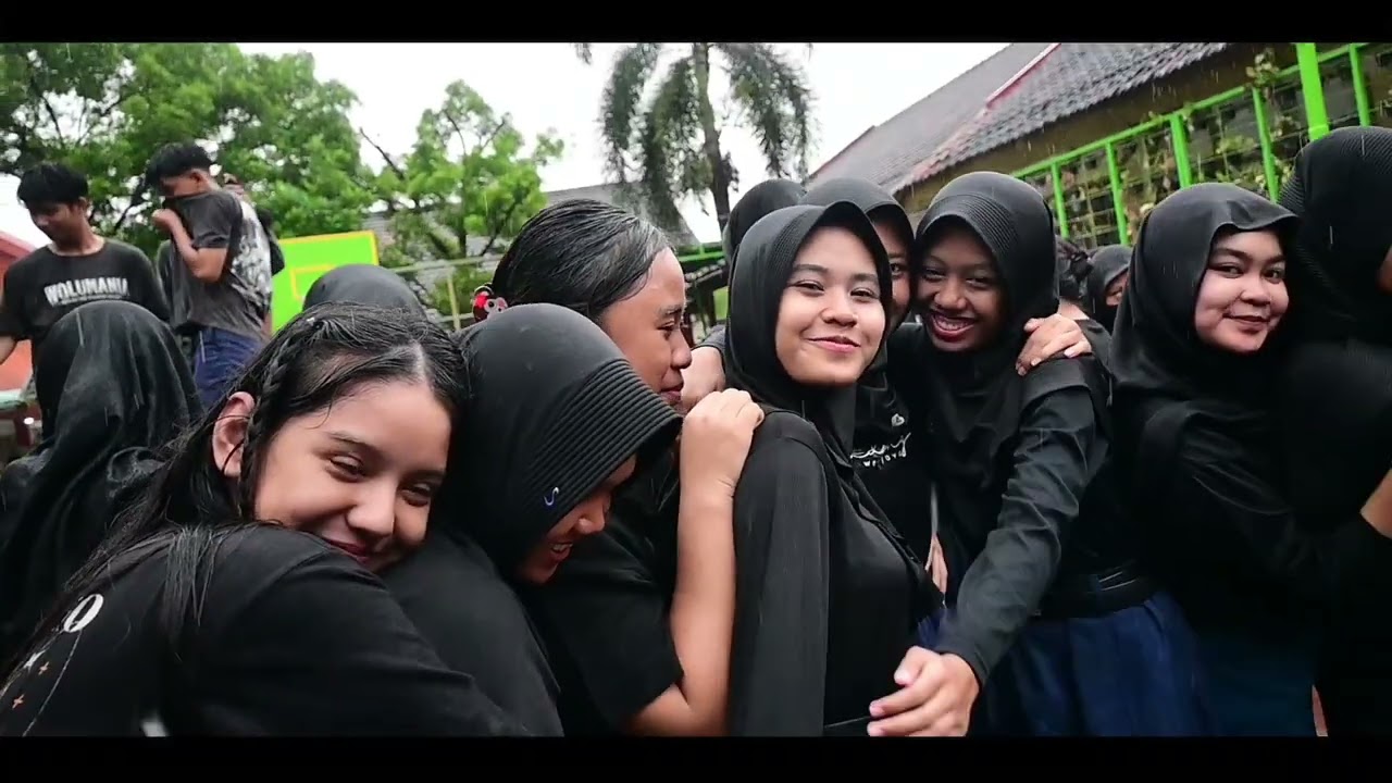 Vidio angkatan 32 SMPN 8 Mojokerto KITA KE SANA