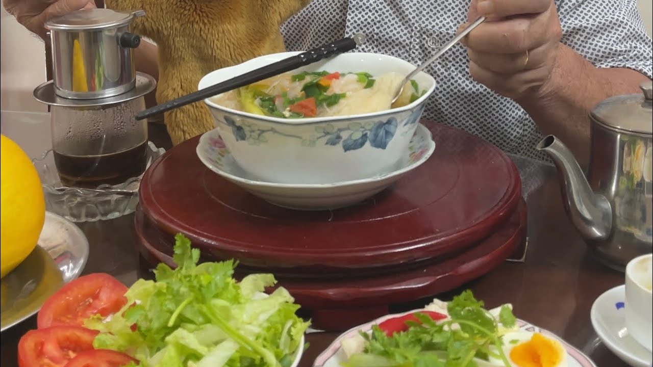 Tại sao Bác già thức sớm để làm đồ ăn @KST.38VL