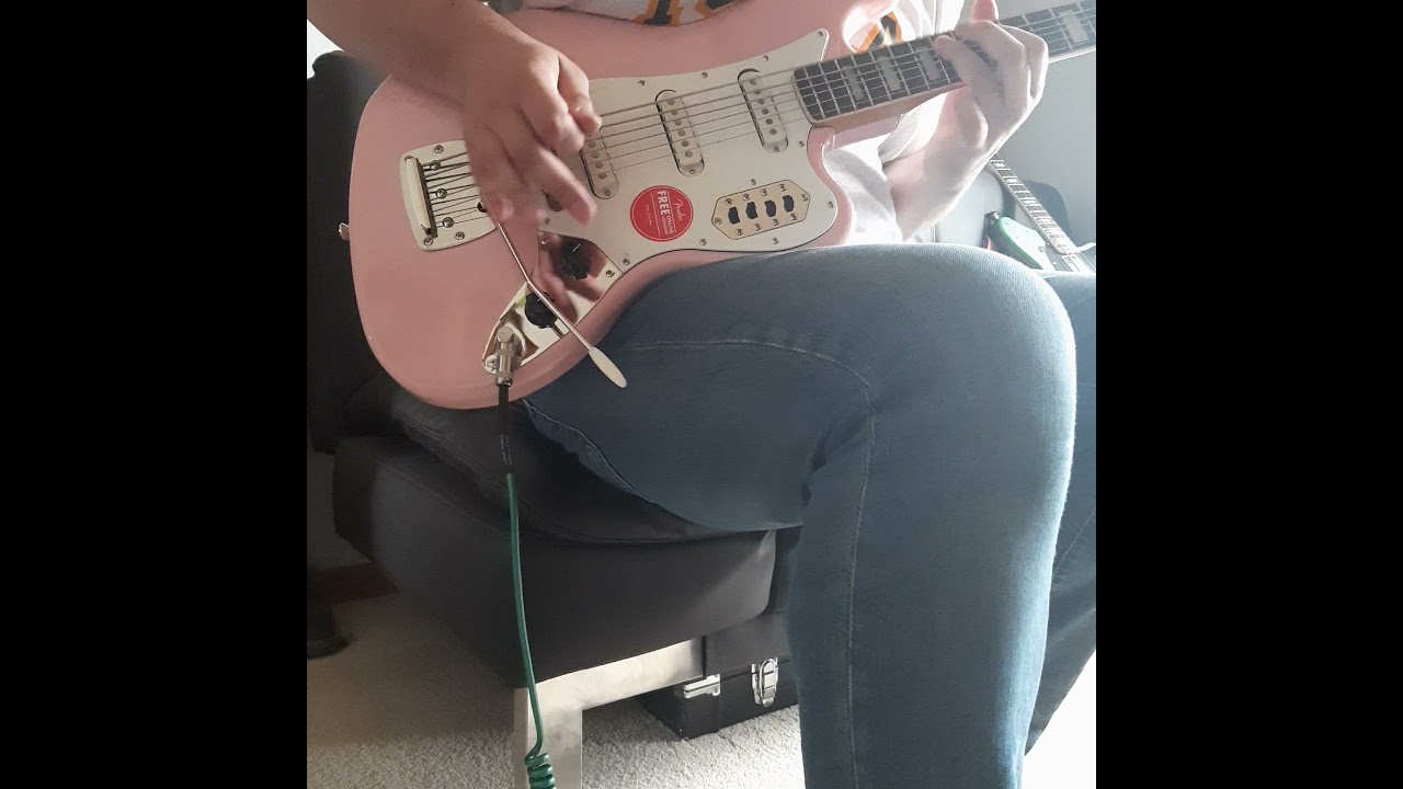 Squire Classic Vibe Bass VI Shell Pink Chicago Music Exchange Exclusive Demo
