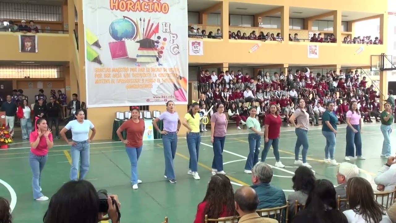 Baile de las Madres del Nivel Primaria Generación 34 por el 