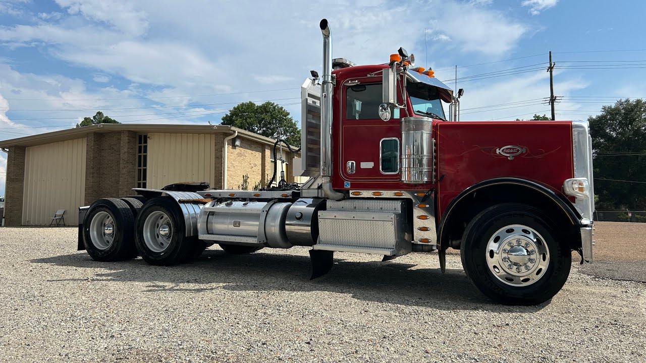 2012 Peterbilt 388 Daycab with 416k Original Miles!
