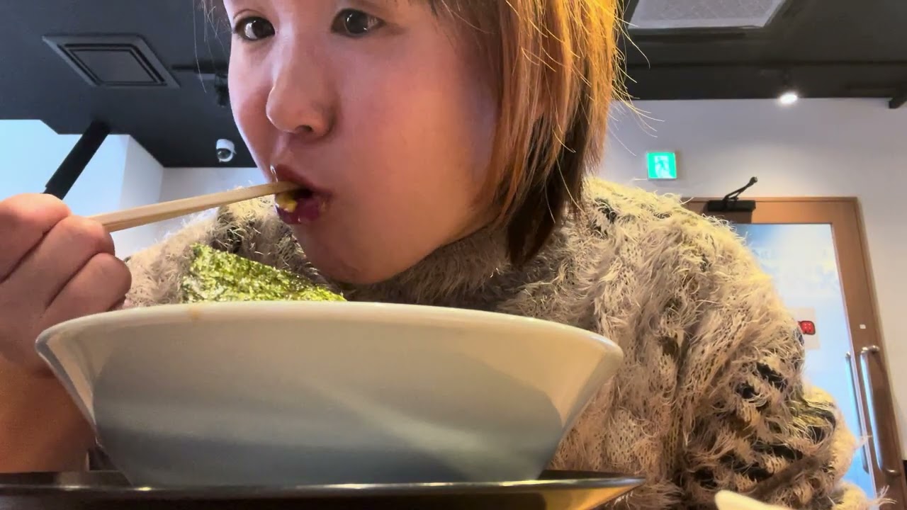 ただ無心でラーメンを食す。