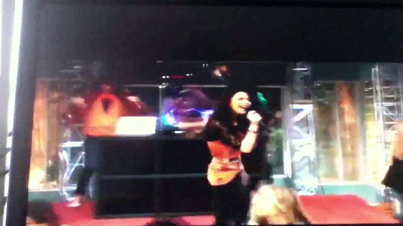 Victorious & icarly sing together