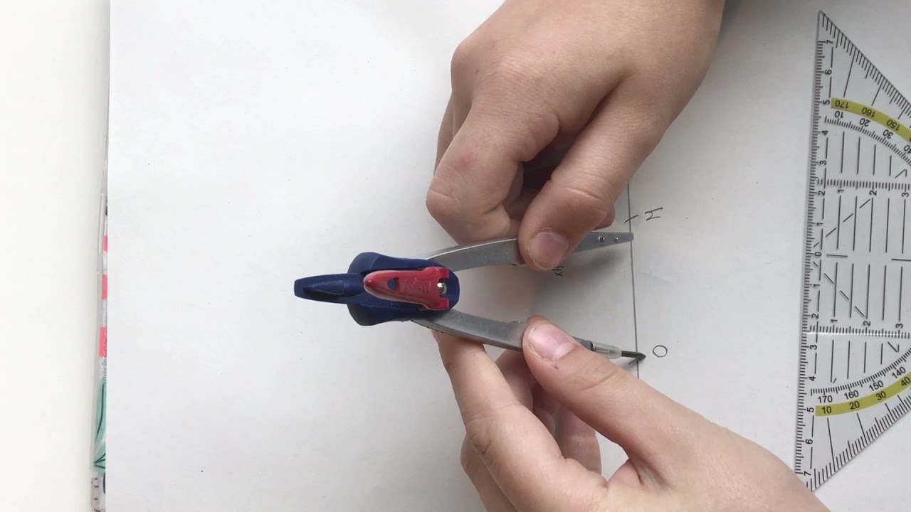 Tracer une droite parallèle avec un compas