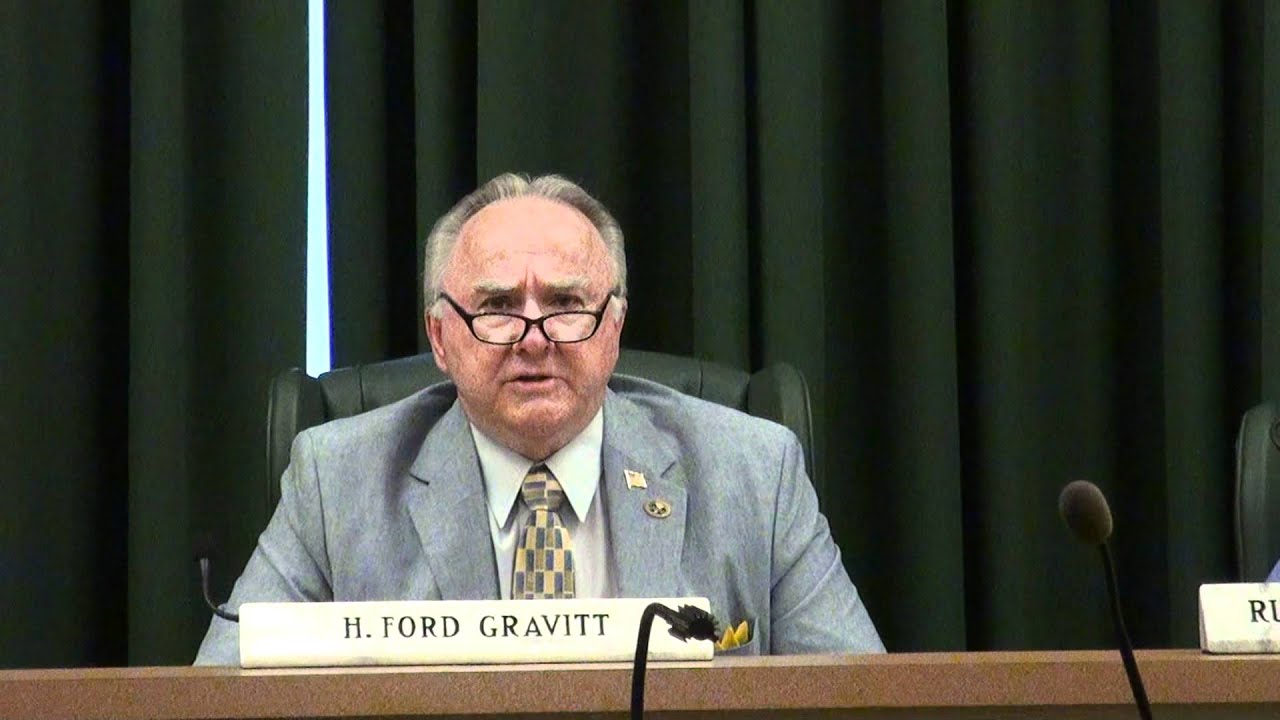 Cumming Mayor H. Ford Gravitt kicks citizen and camera out of public meeting 04/17/12