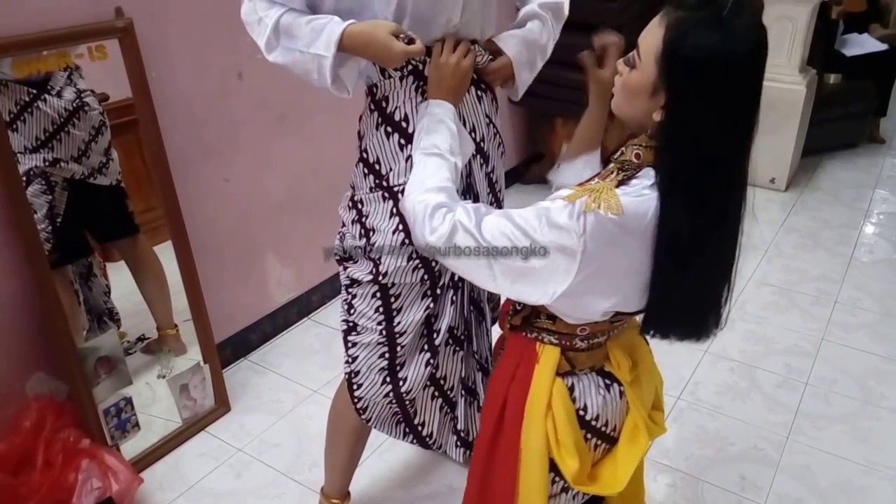 TUTORIAL mengenakan jarik penari jatil reog ponorogo