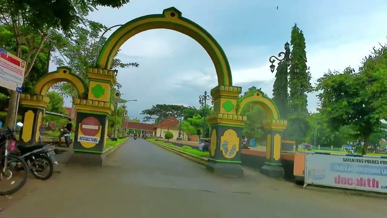 🌆 SORE DI KUTOARJO TERASA HIDUP 😍 Pinggir Rel, Alun-Alun & Jalan Nasional 3 🏍️🚆