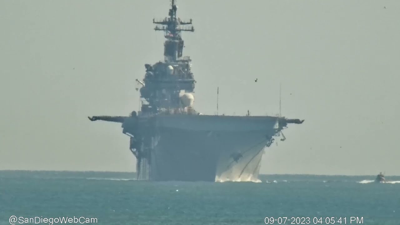 USS Boxer (LHD-4) Inbound