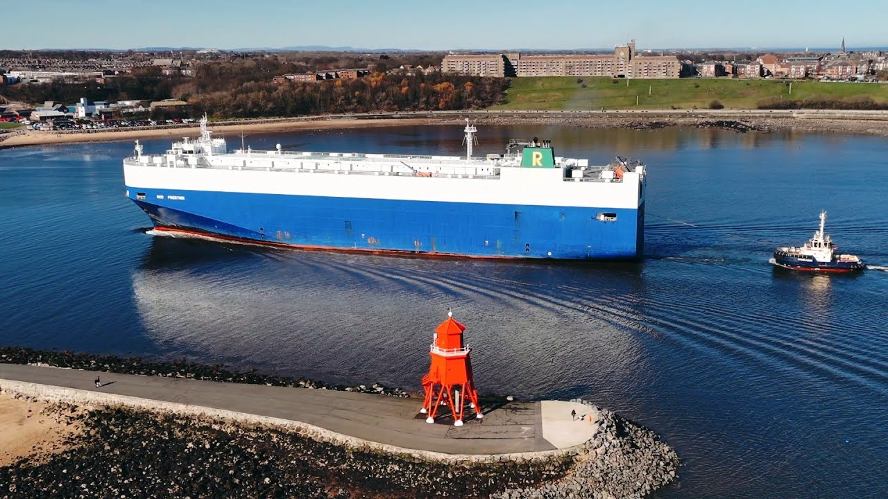 RCC Prestige Arriving on the Tyne