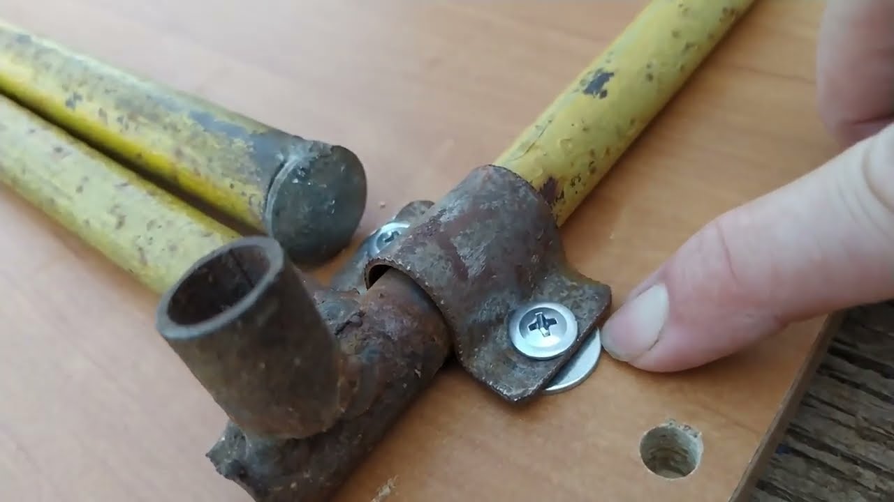 Переделала старый стол. Без косяков не обошлось.