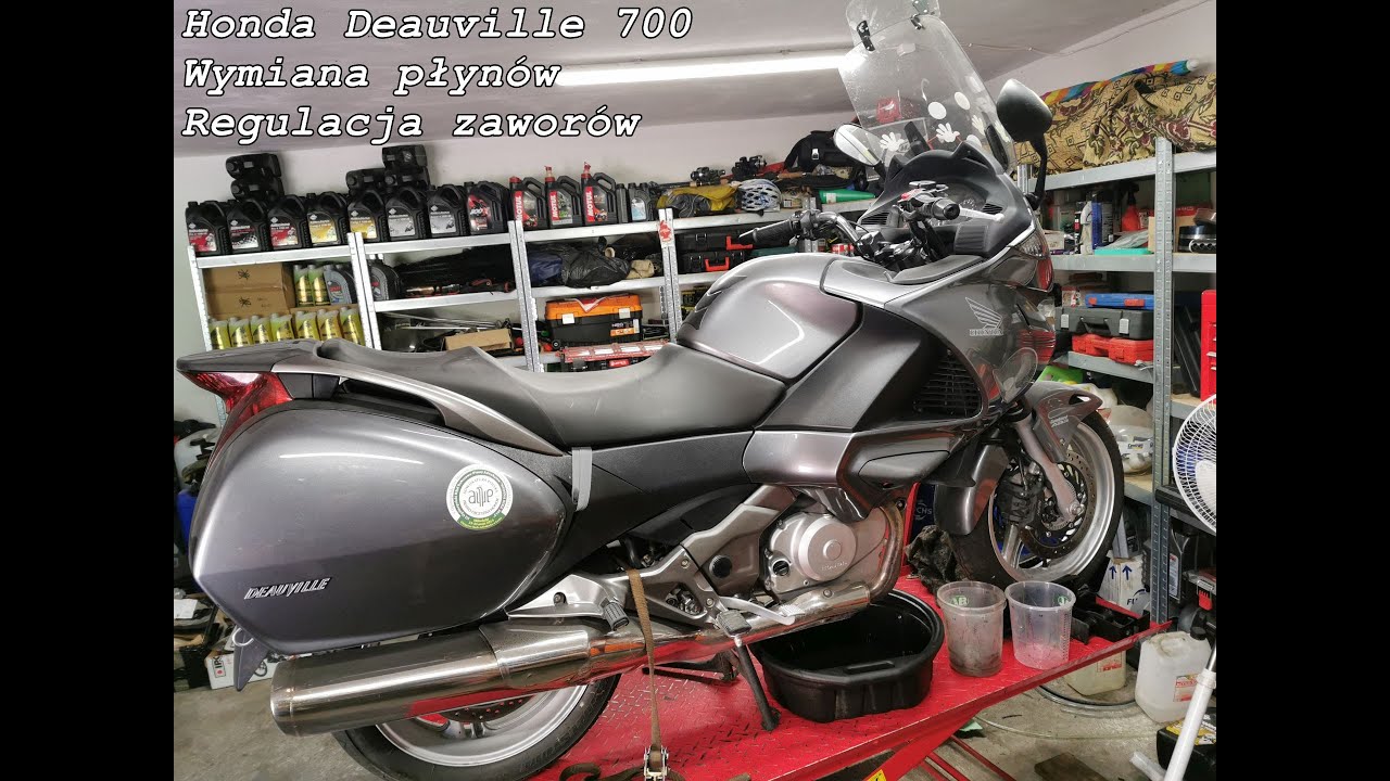 Honda Deauville 700 pełen przegląd, wymiana płynów, regulacja zaworów.