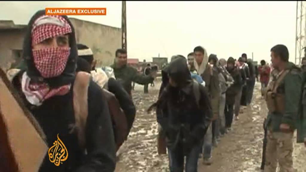 Syrian Kurds seek essential supplies in Iraq