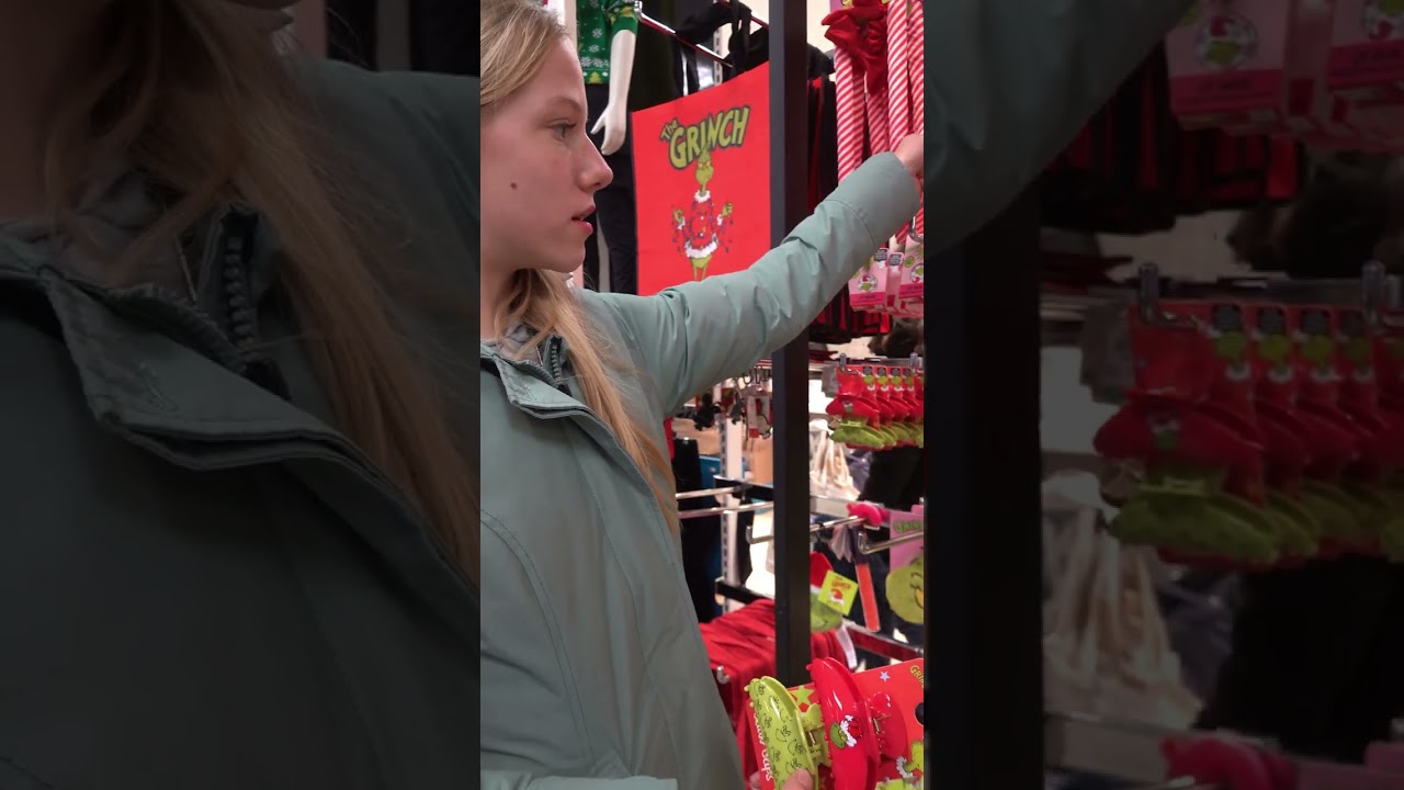 Hebben jullie al de LEUKE GRINCH kleding gezien bij de PRIMARK. Is nu te KOOP in Zoetermeer #shorts