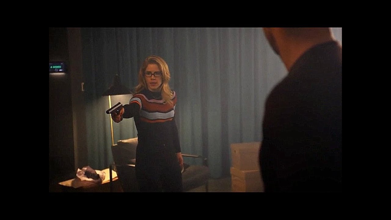 Oliver y Felicity son atacados por ''El Espejo'' - ARROW 7X08