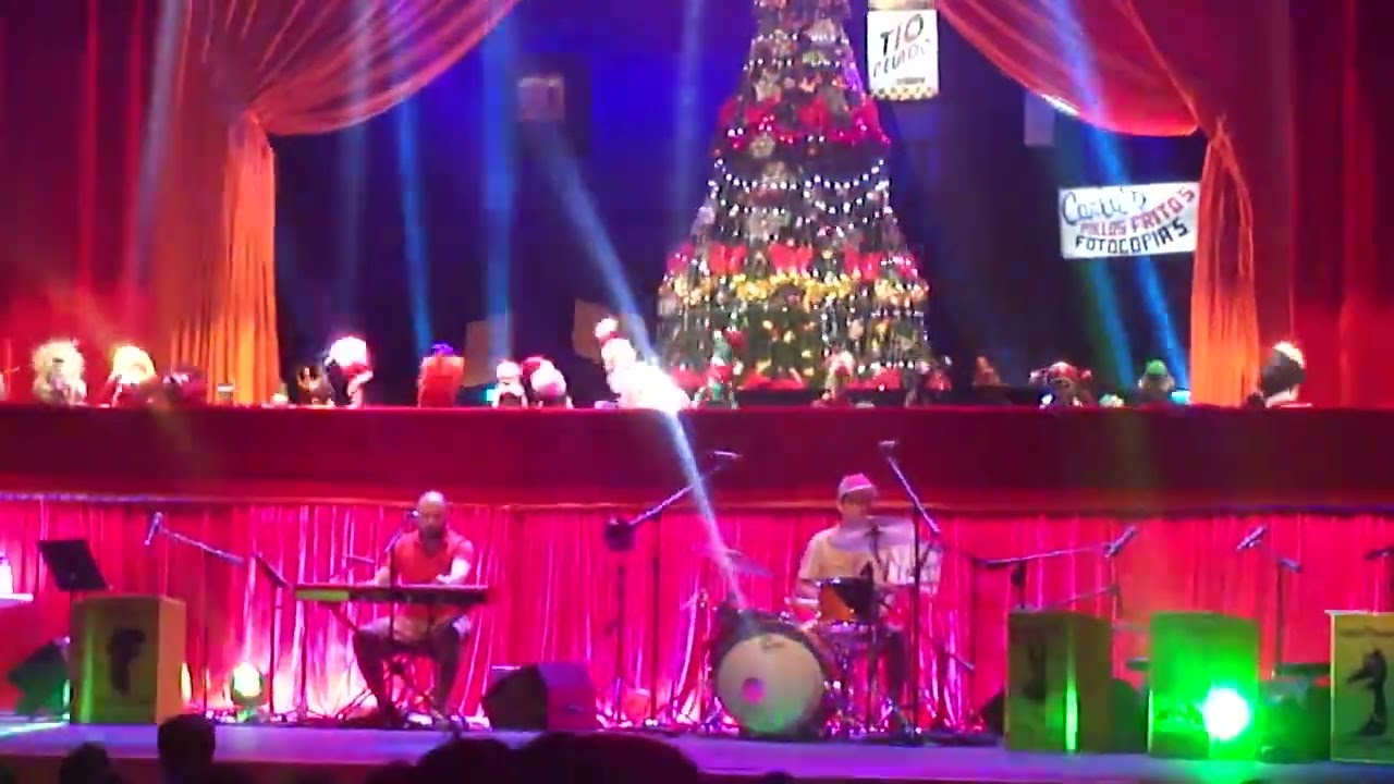 31 Minutos Calurosa Navidad en Teatro Corpartes 2014 Yo nunca vi televisión