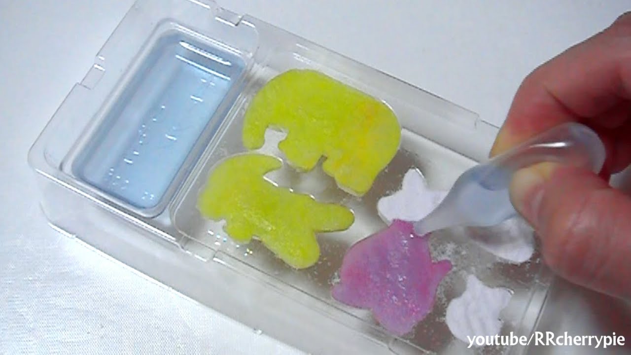 動物形のグミを作る　Making zoo-animal shaped candy