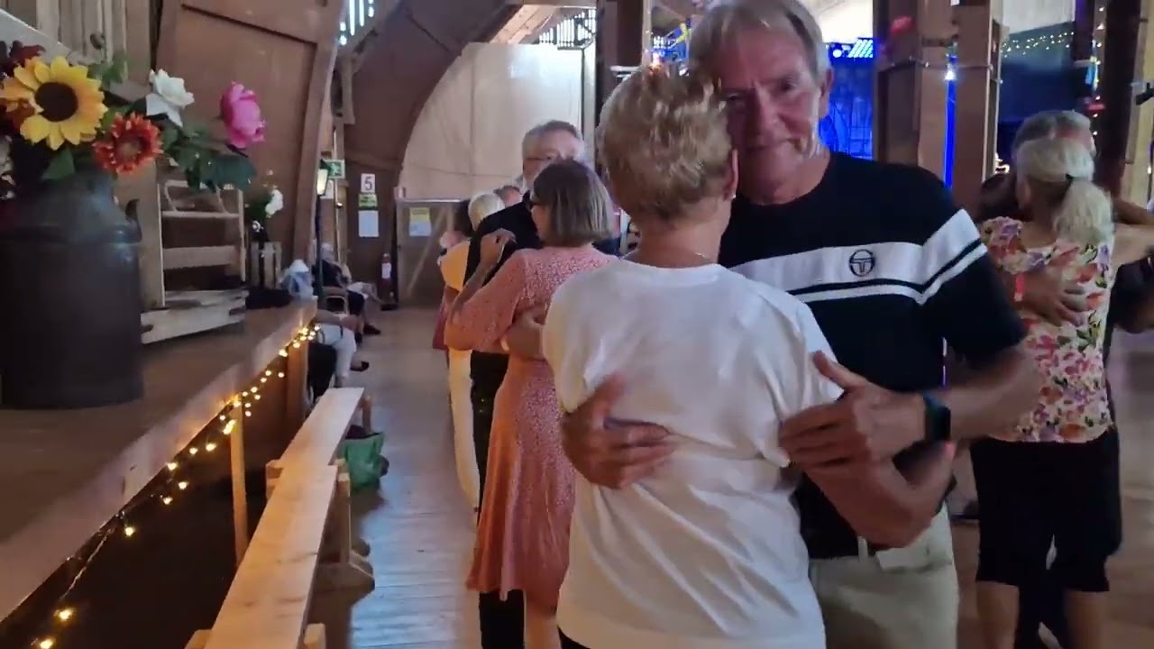 Vertical expression med Donnez på Uddeholmsladan 23.07.23 Dansnytt