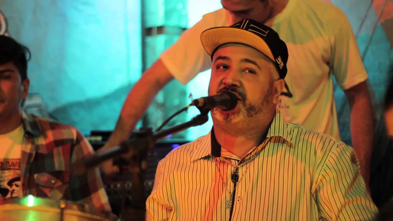 Roda de samba no Estaleiro Bar