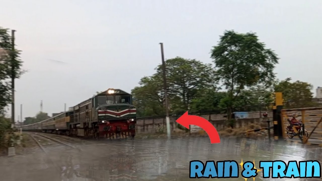 Rain and train / fast train action / 7 train action / rainy mosam and railfanig