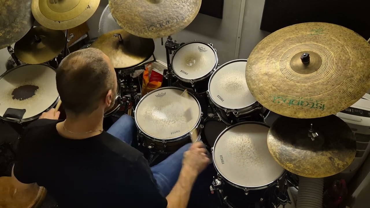 Drum solo groove in 5 with cross rhythmic stickings