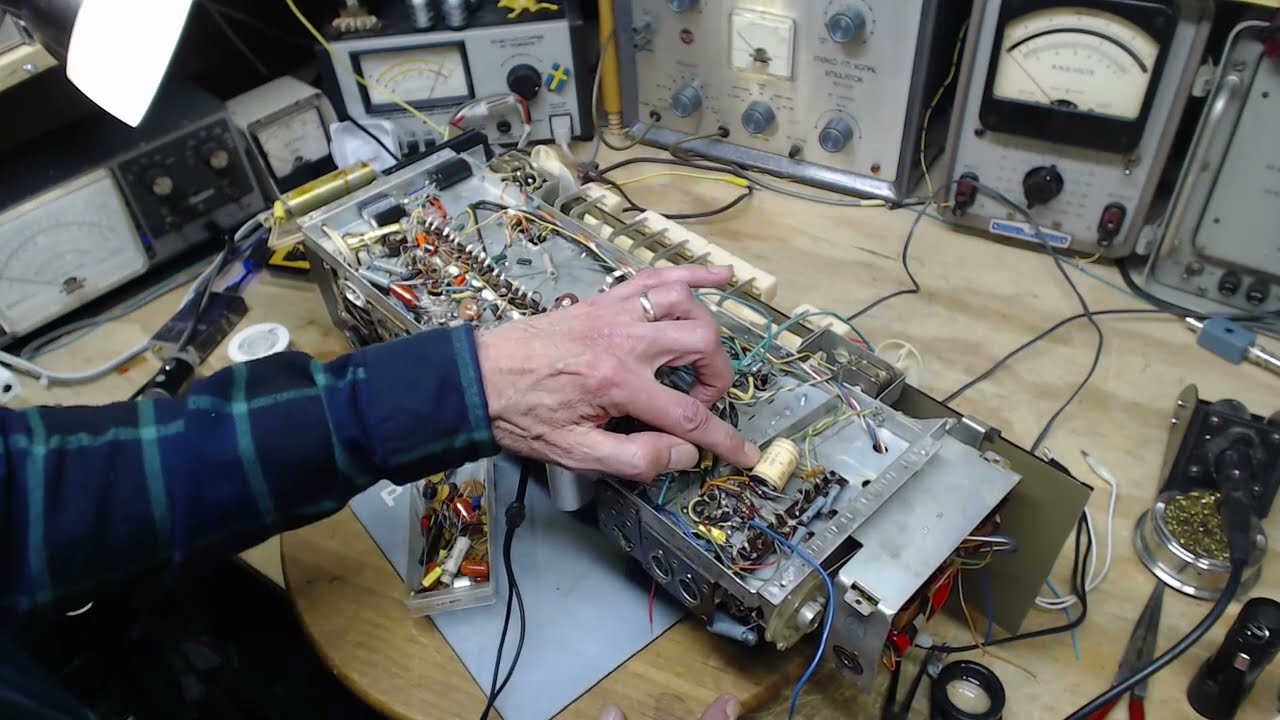Telefunken Salzburg 5094W Console Video #21 - Eight Capacitors Replaced