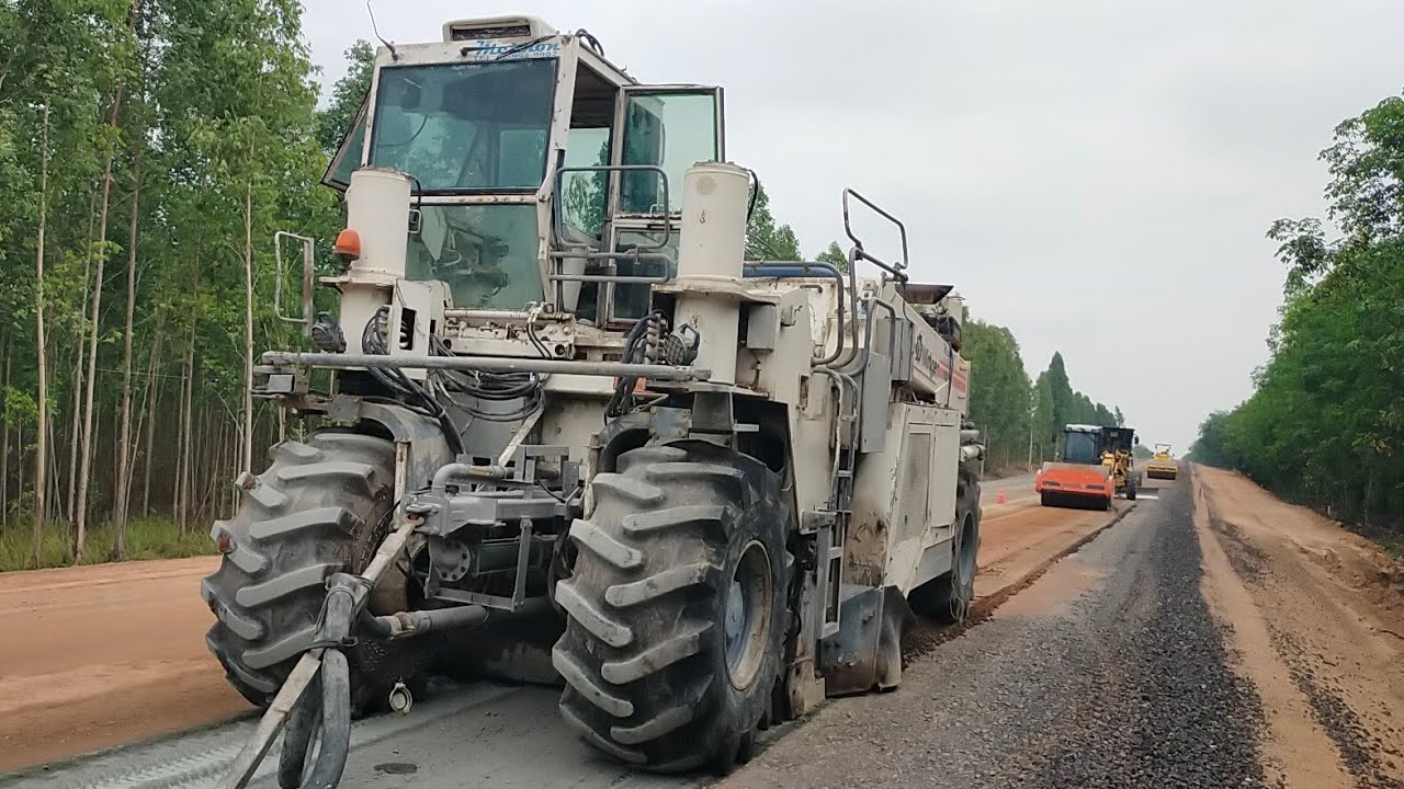 กัดไม่เลิก!! รถกัดถนนศราวุธการโยธา