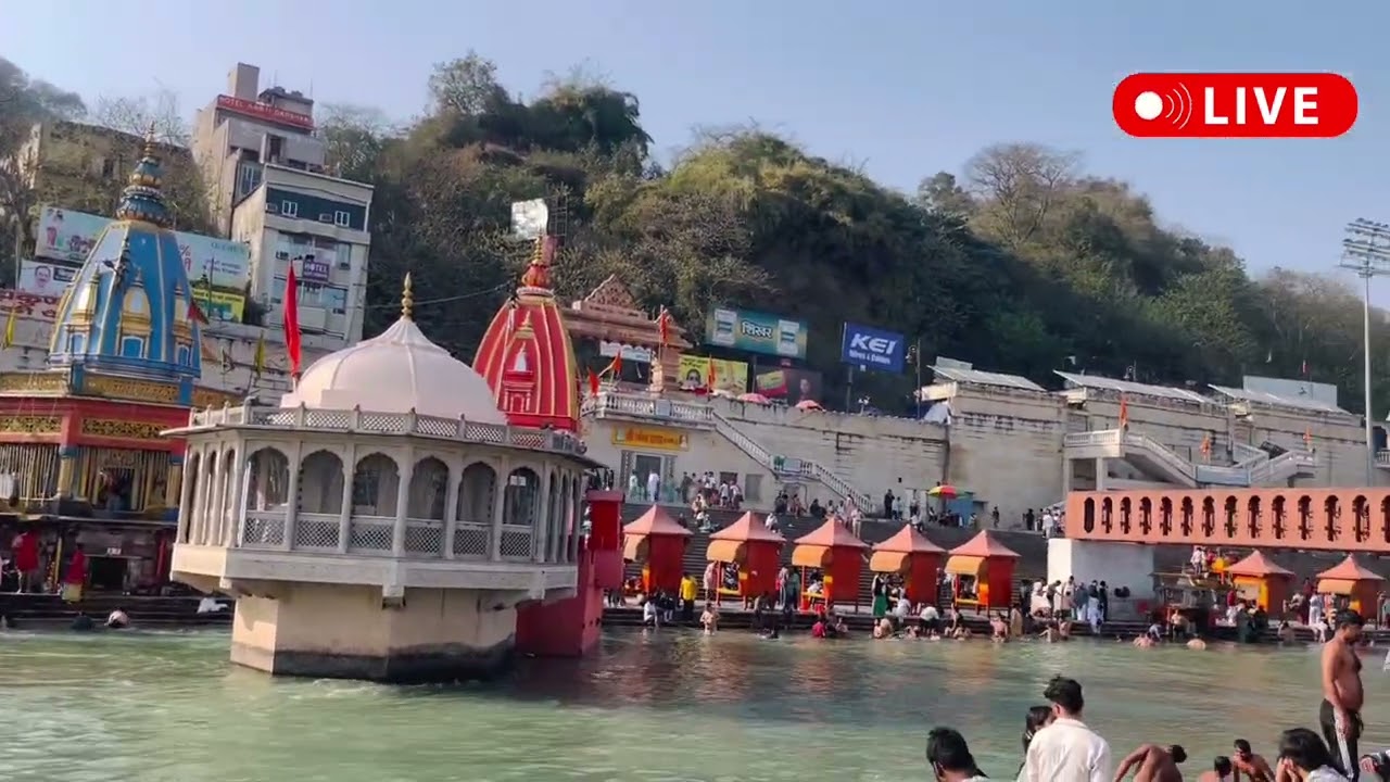 “हर की पौड़ी: हरिद्वार का हृदयजहाँ गंगा की आरती में मोक्ष की बूँदें झलकती हैं।