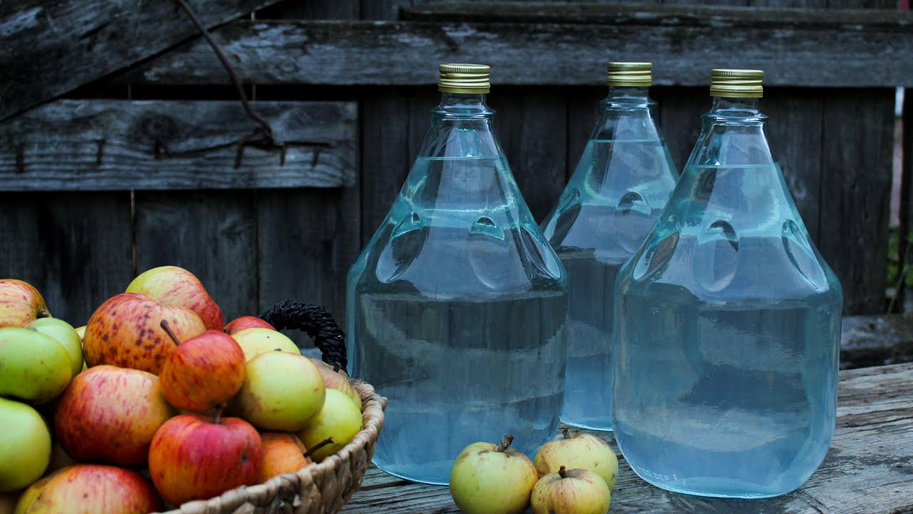 🍏 🍎Бабушка делает 20 литров традиционного румынского яблочного бренди🍏 🍎