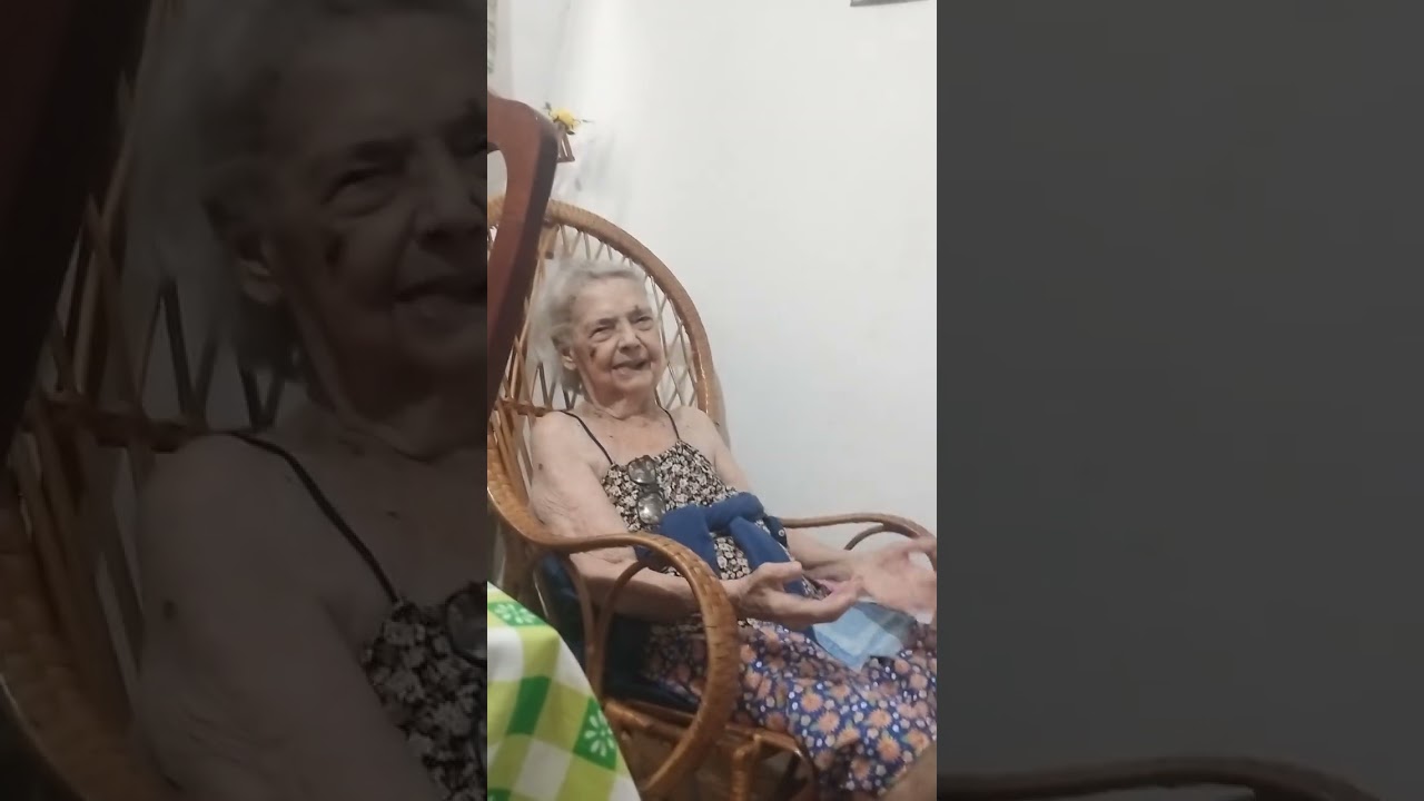 Conversando com a minha bisa ( love you ) bisa ❤️